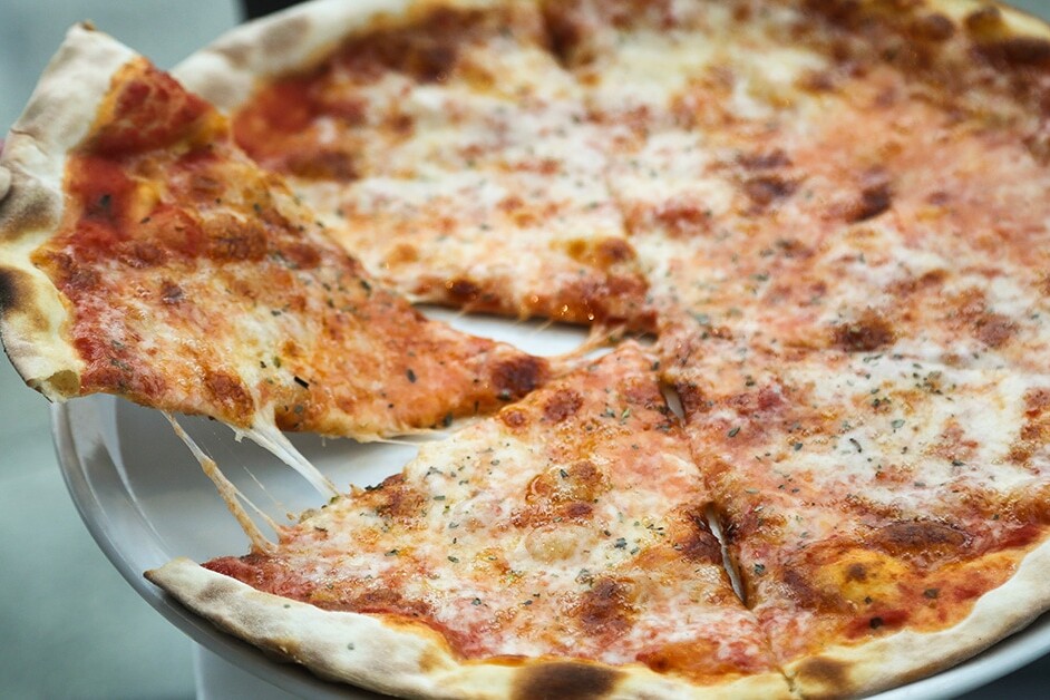, Do you like pizza and walking? You&#8217;ll love this NYC pizza walking tour in 2022!