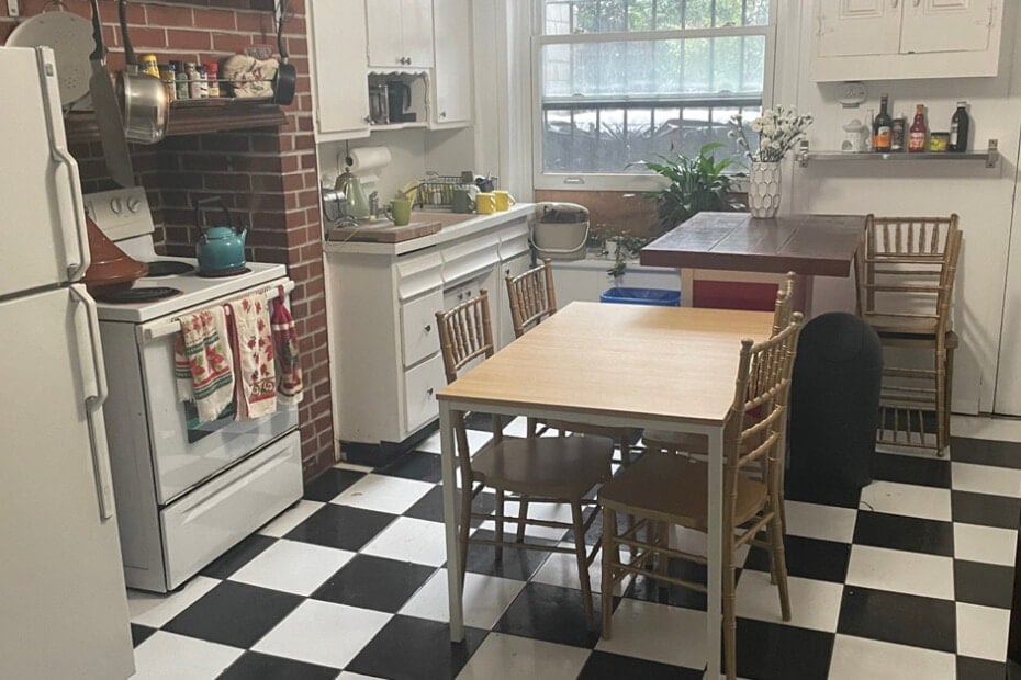 Short-term furnished studio apartment in Park Slope, NY available