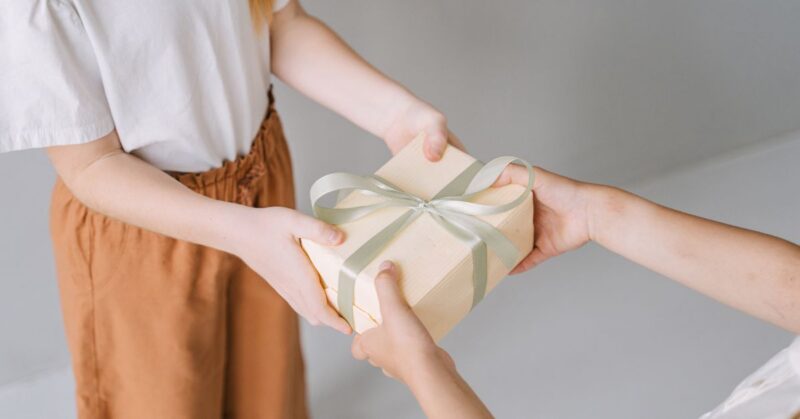 Why You Should Never Carry Packages or Items for Other People When Traveling Internationally